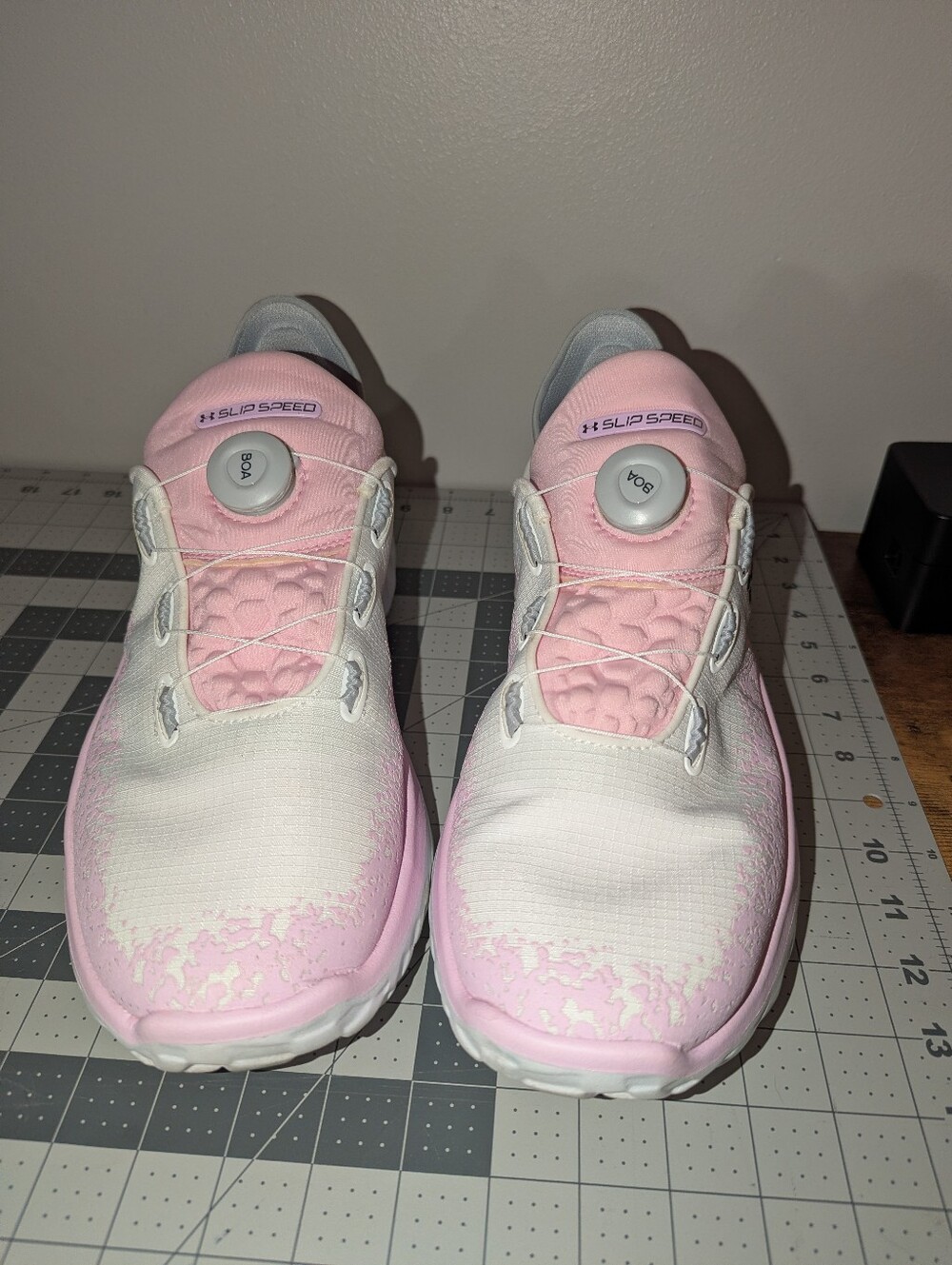 Under Armour SlipSpeed Mega Ripstop BOA Pink White Shoes M12/W13.5 3028539-114